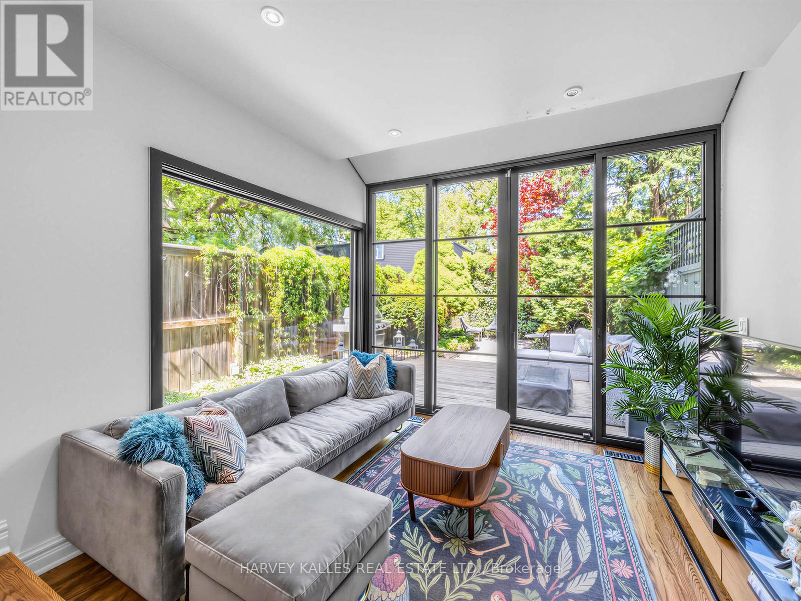 285 BRUNSWICK AVENUE