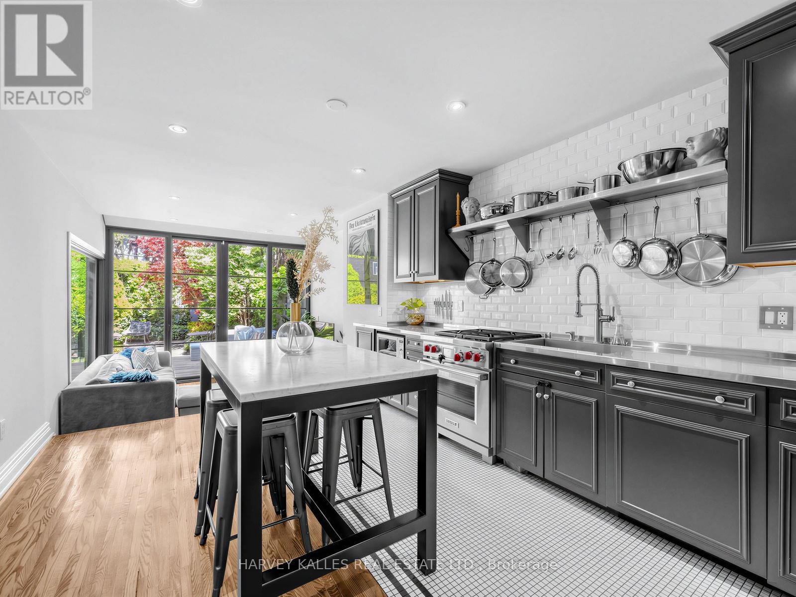 285 BRUNSWICK AVENUE