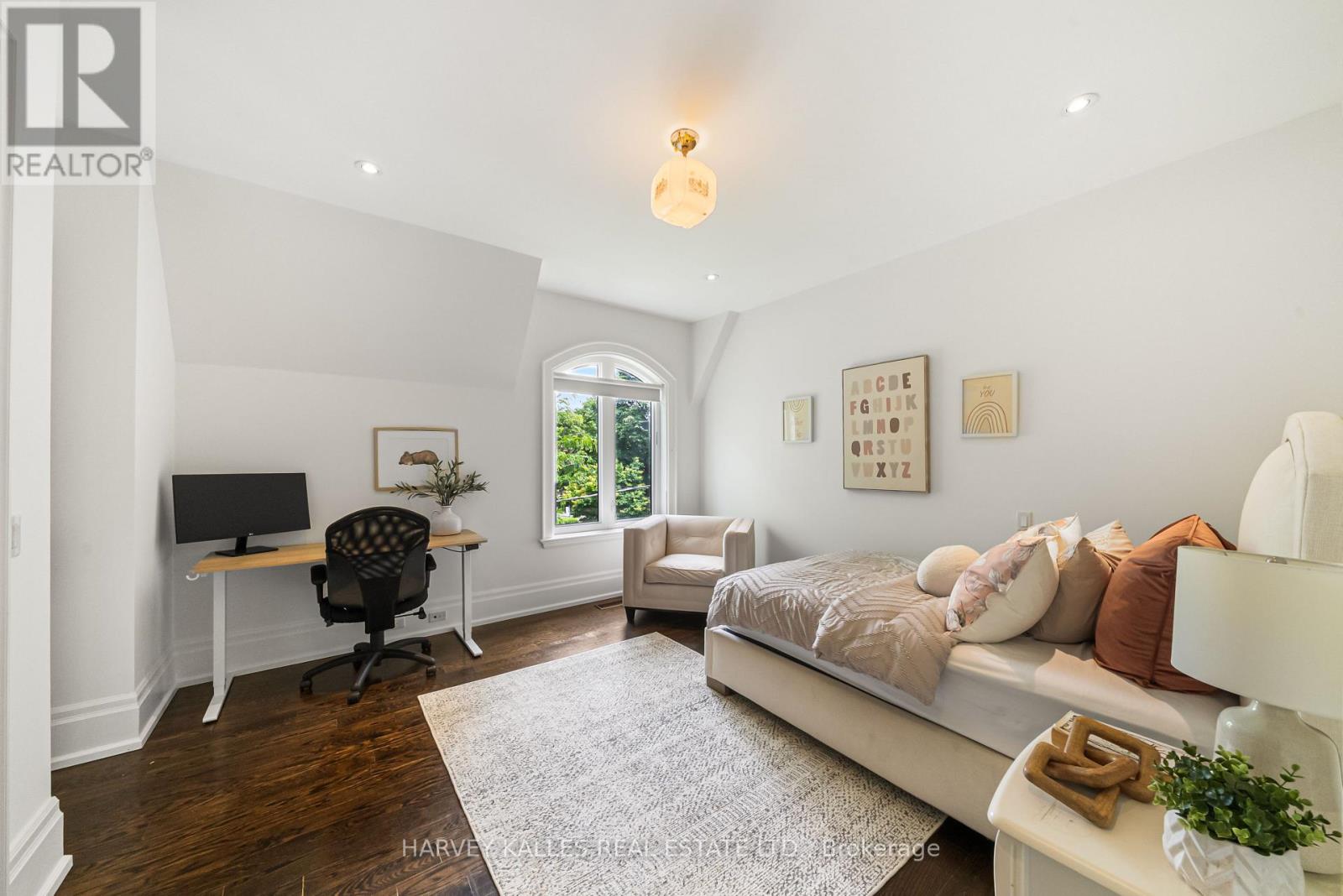 6 VESTA DRIVE