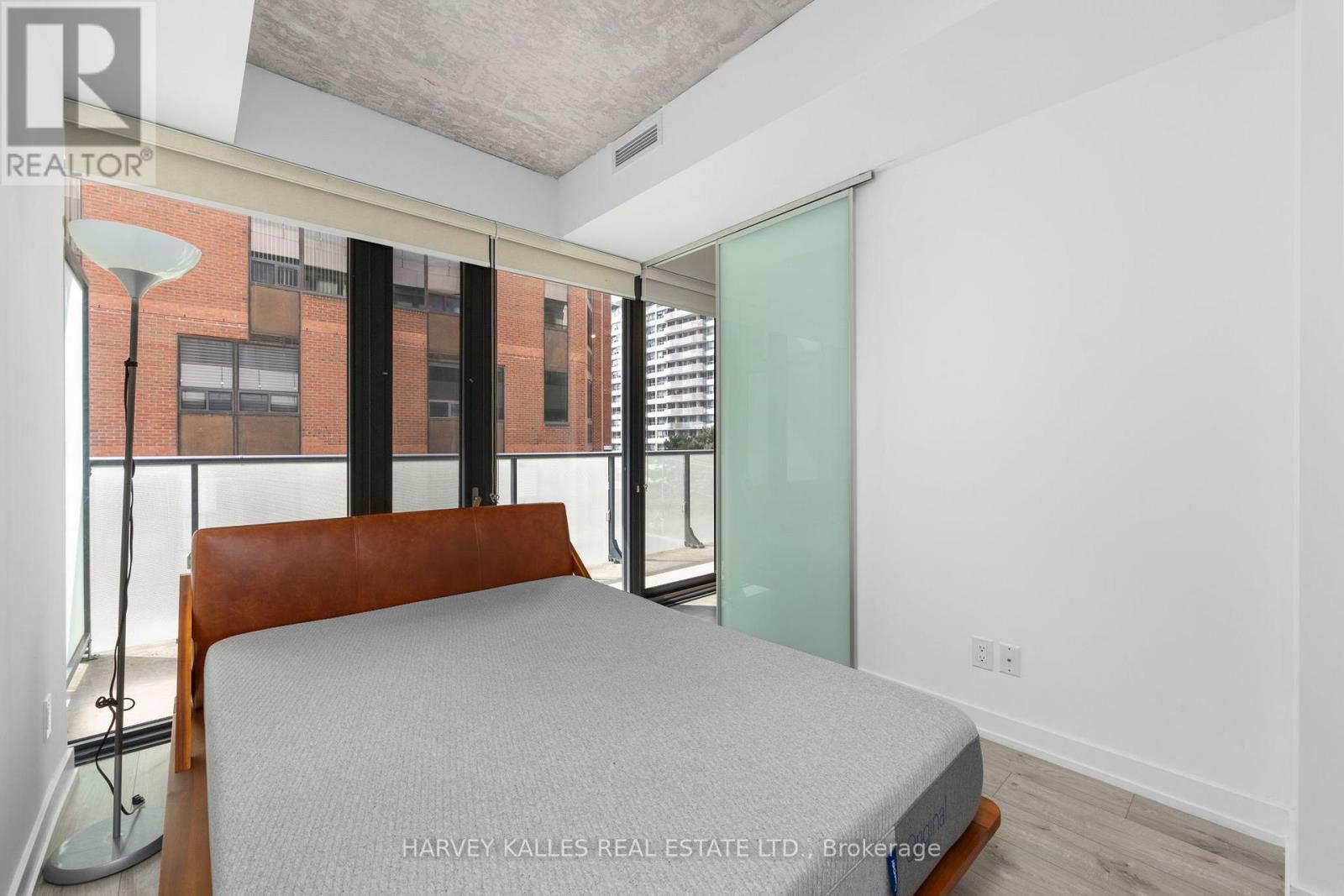 523 - 161 ROEHAMPTON AVENUE