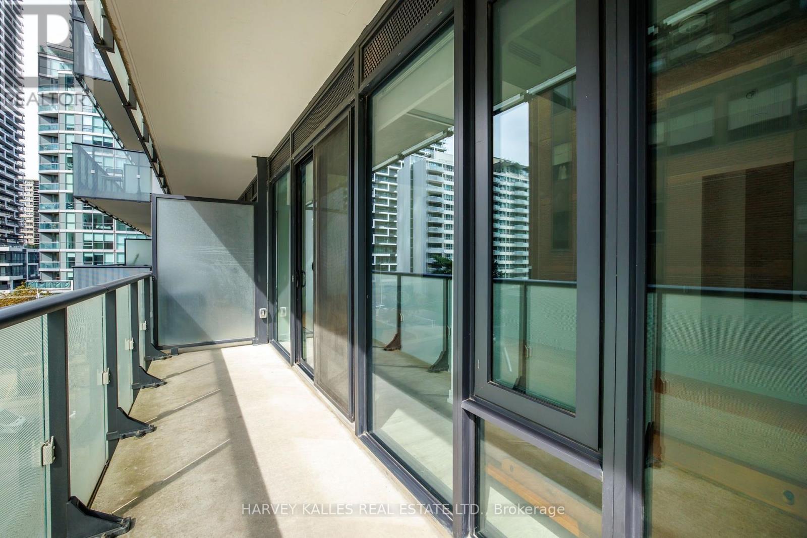 523 - 161 ROEHAMPTON AVENUE