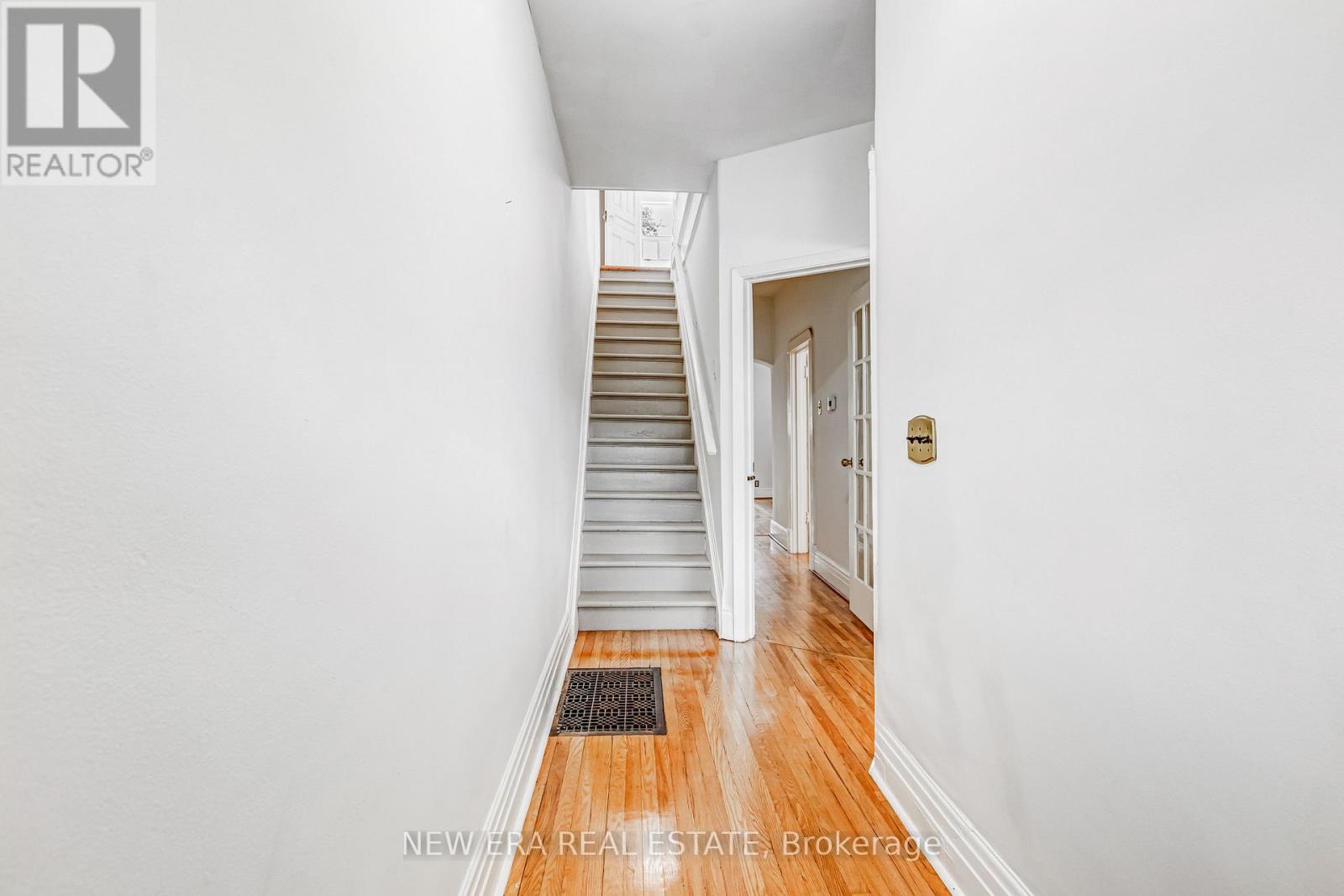 393 OSSINGTON AVENUE