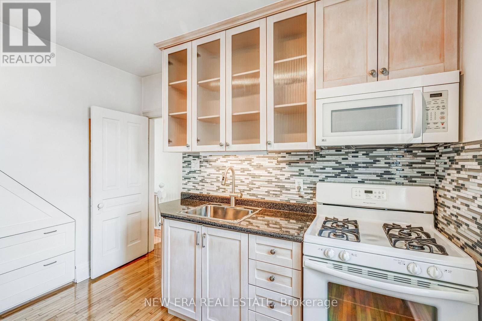 393 OSSINGTON AVENUE