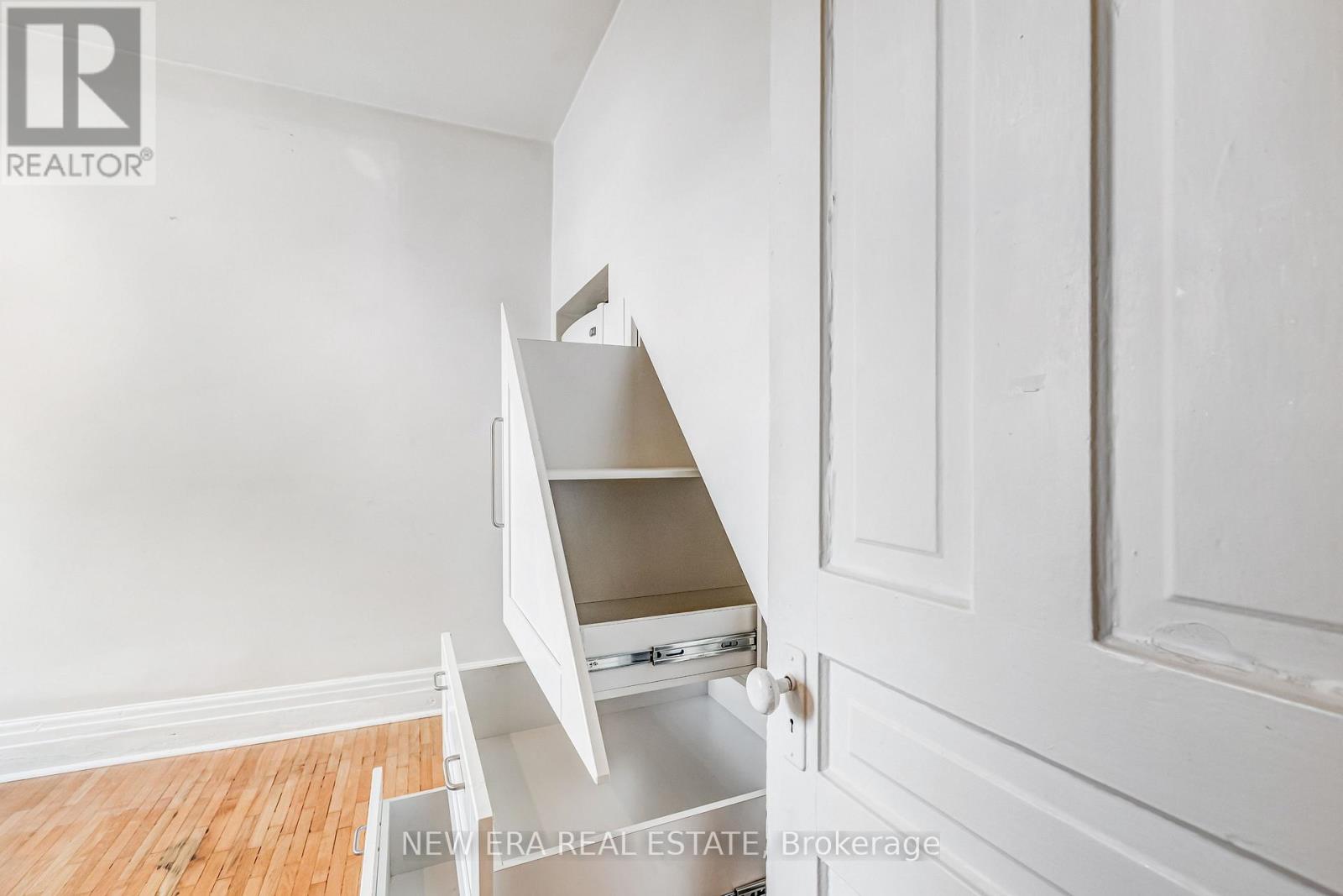 393 OSSINGTON AVENUE