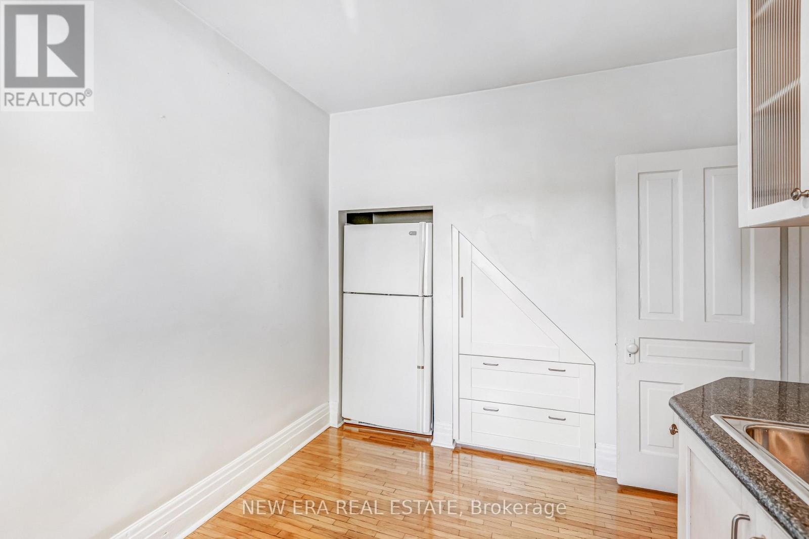 393 OSSINGTON AVENUE