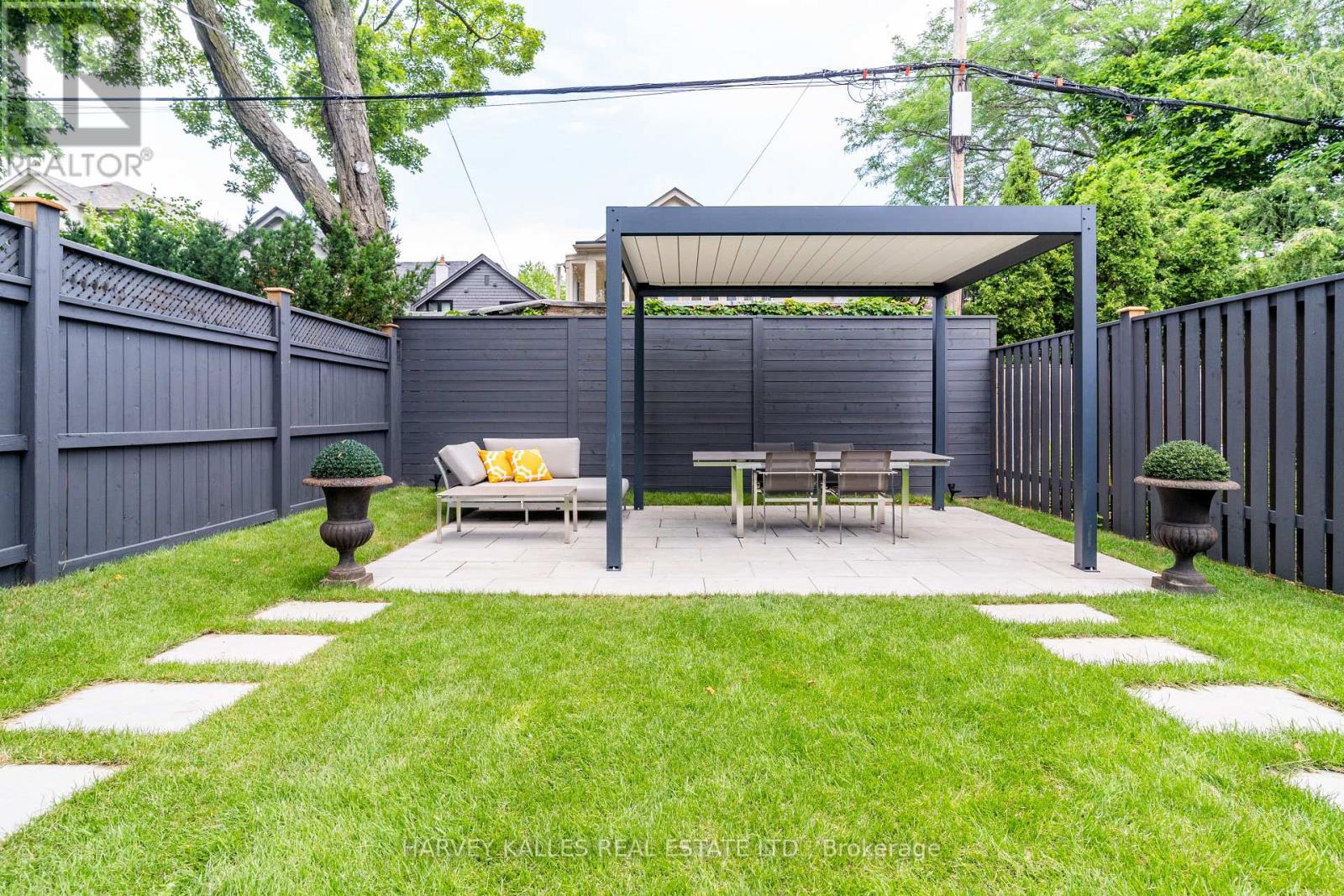 305 GLEN ROAD
