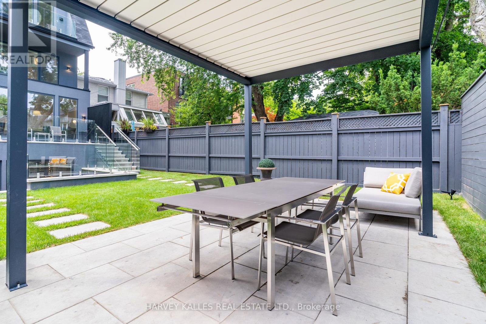 305 GLEN ROAD