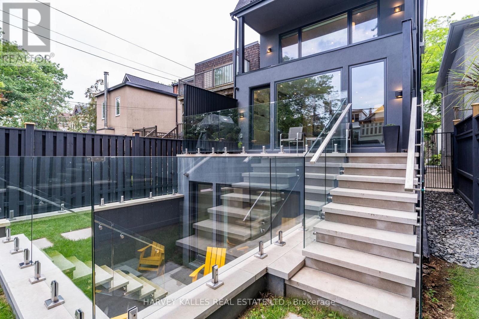 305 GLEN ROAD
