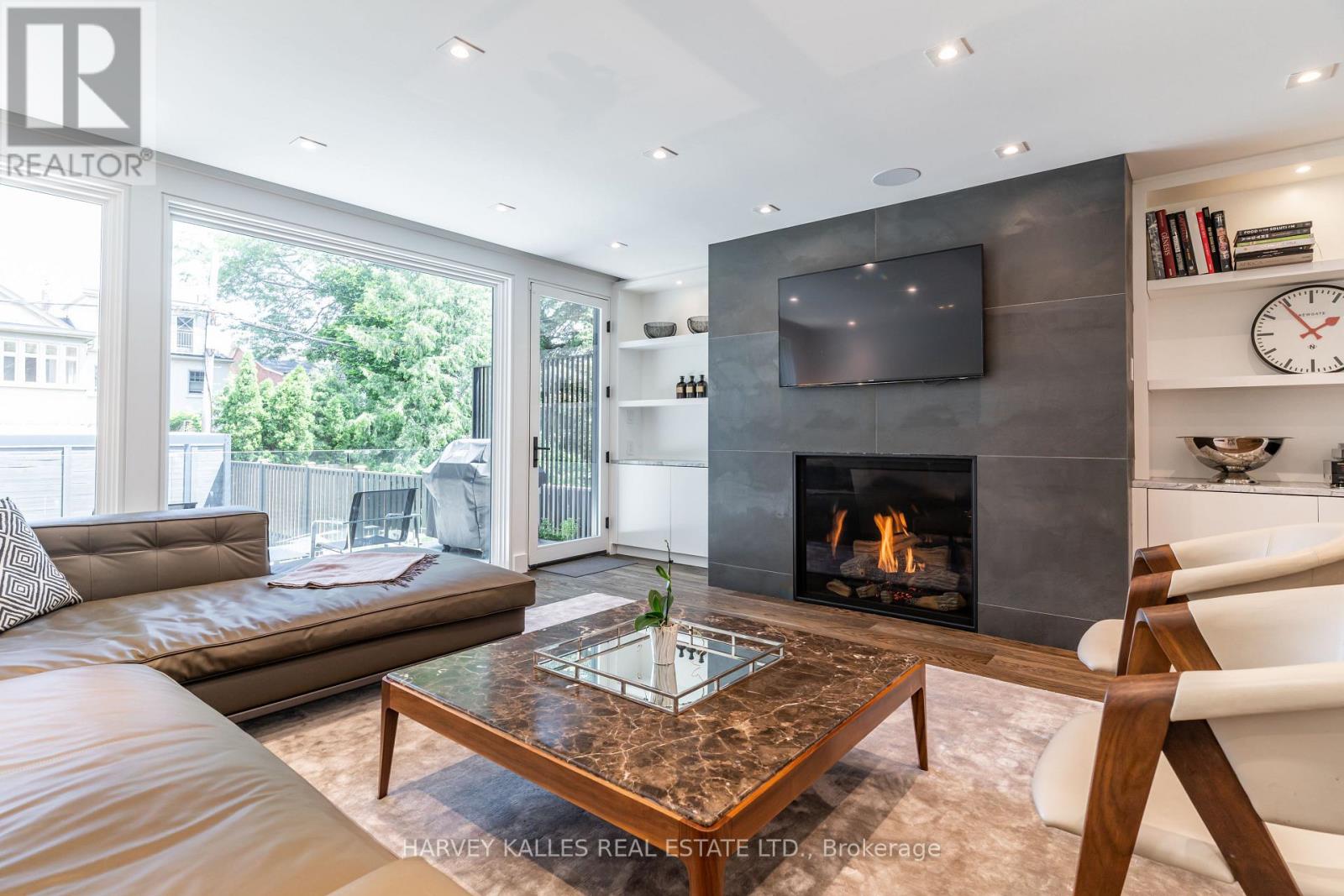 305 GLEN ROAD
