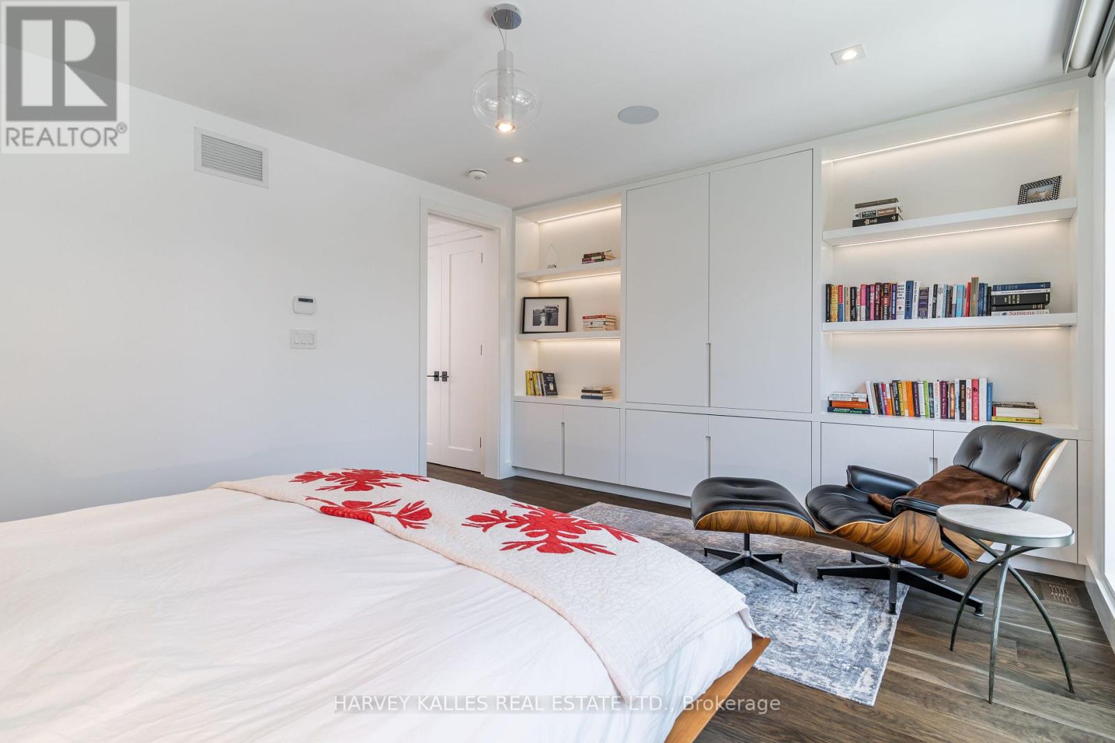 305 GLEN ROAD