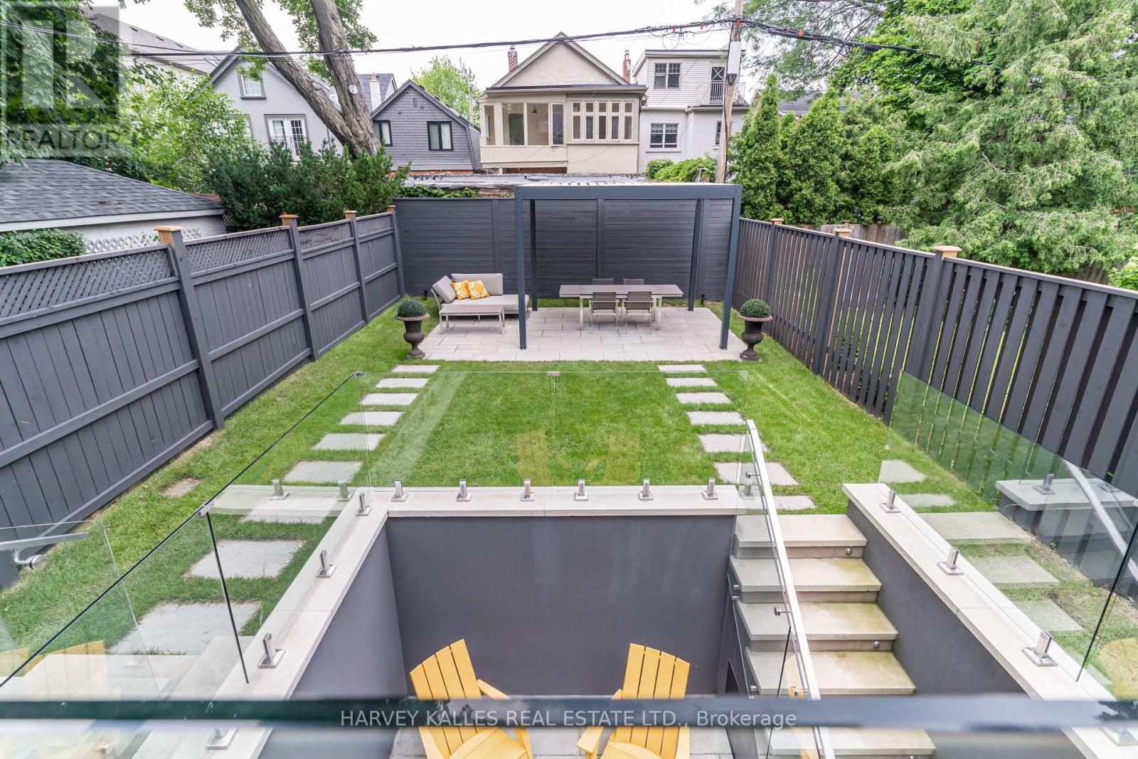 305 GLEN ROAD