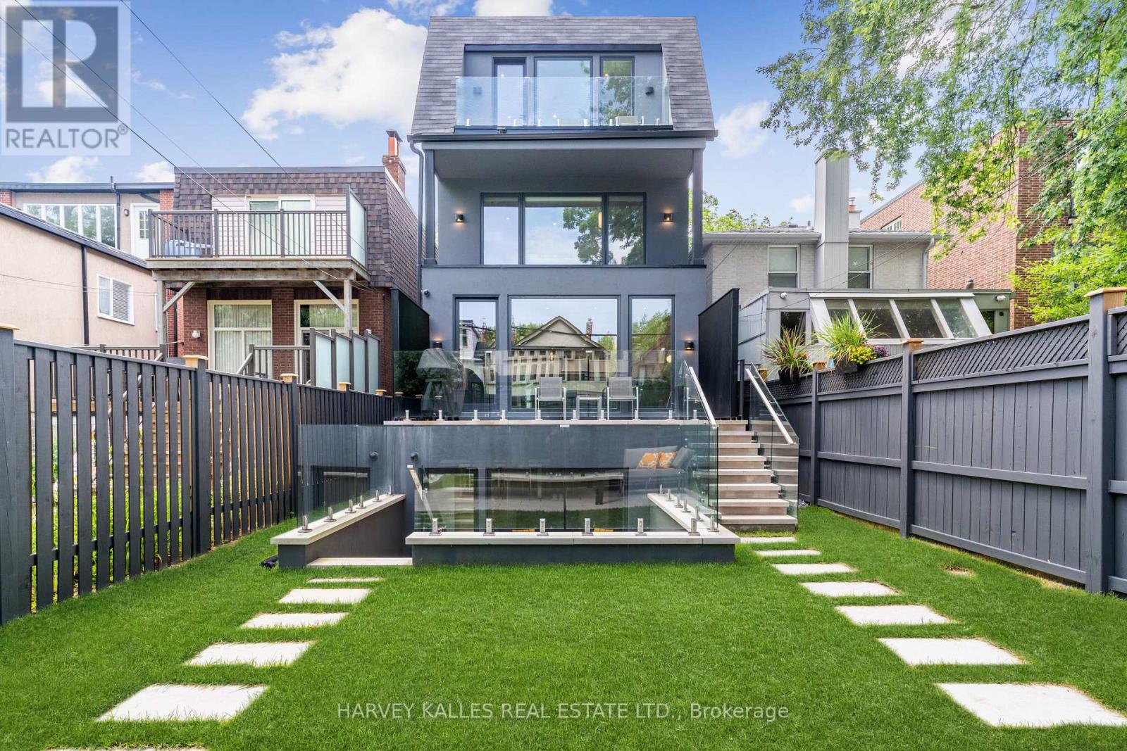 305 GLEN ROAD