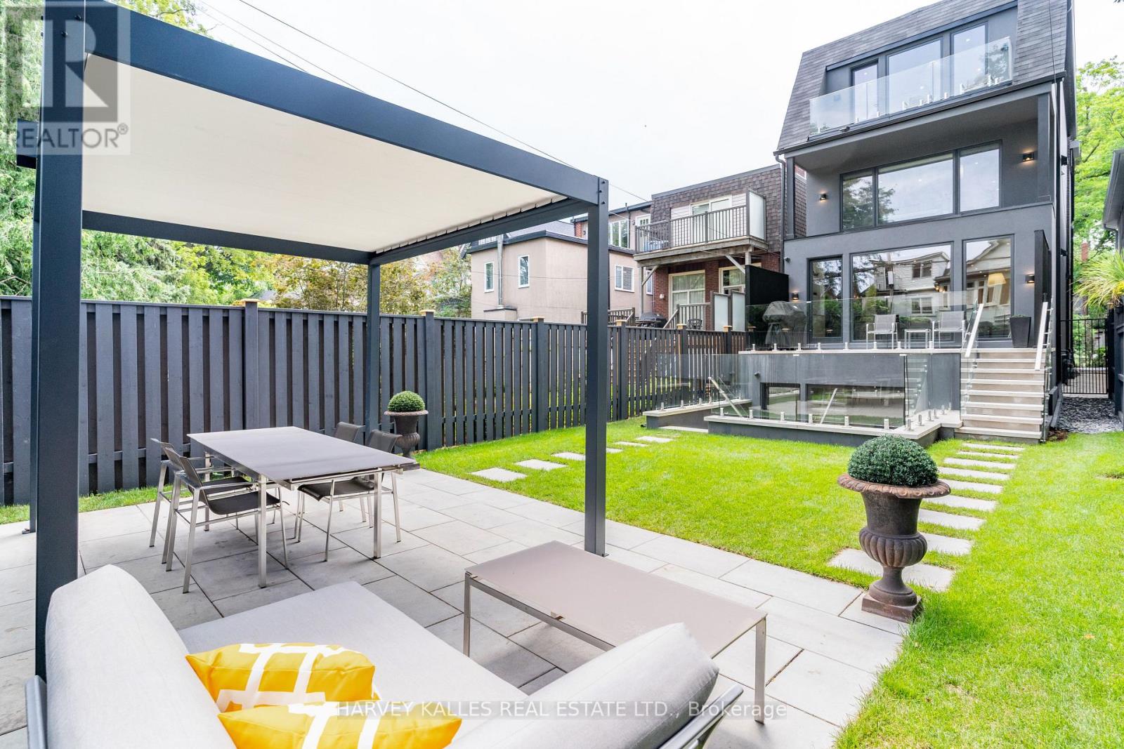 305 GLEN ROAD