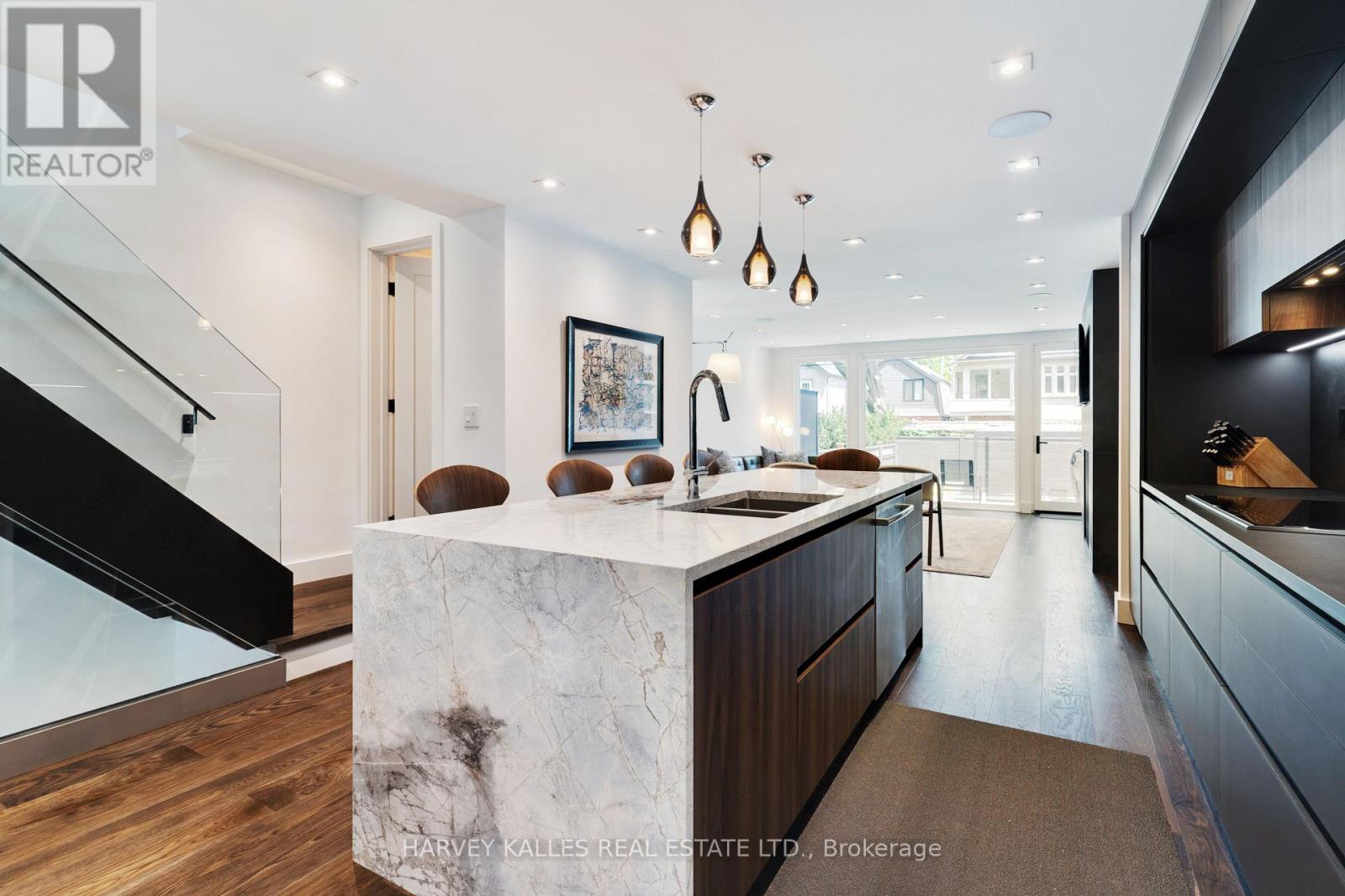 305 GLEN ROAD