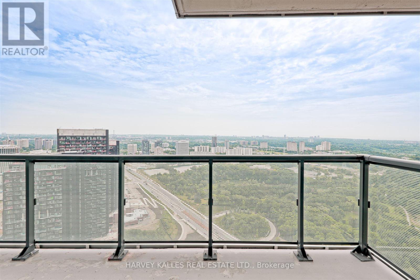 4209 - 30 INN ON THE PARK DRIVE