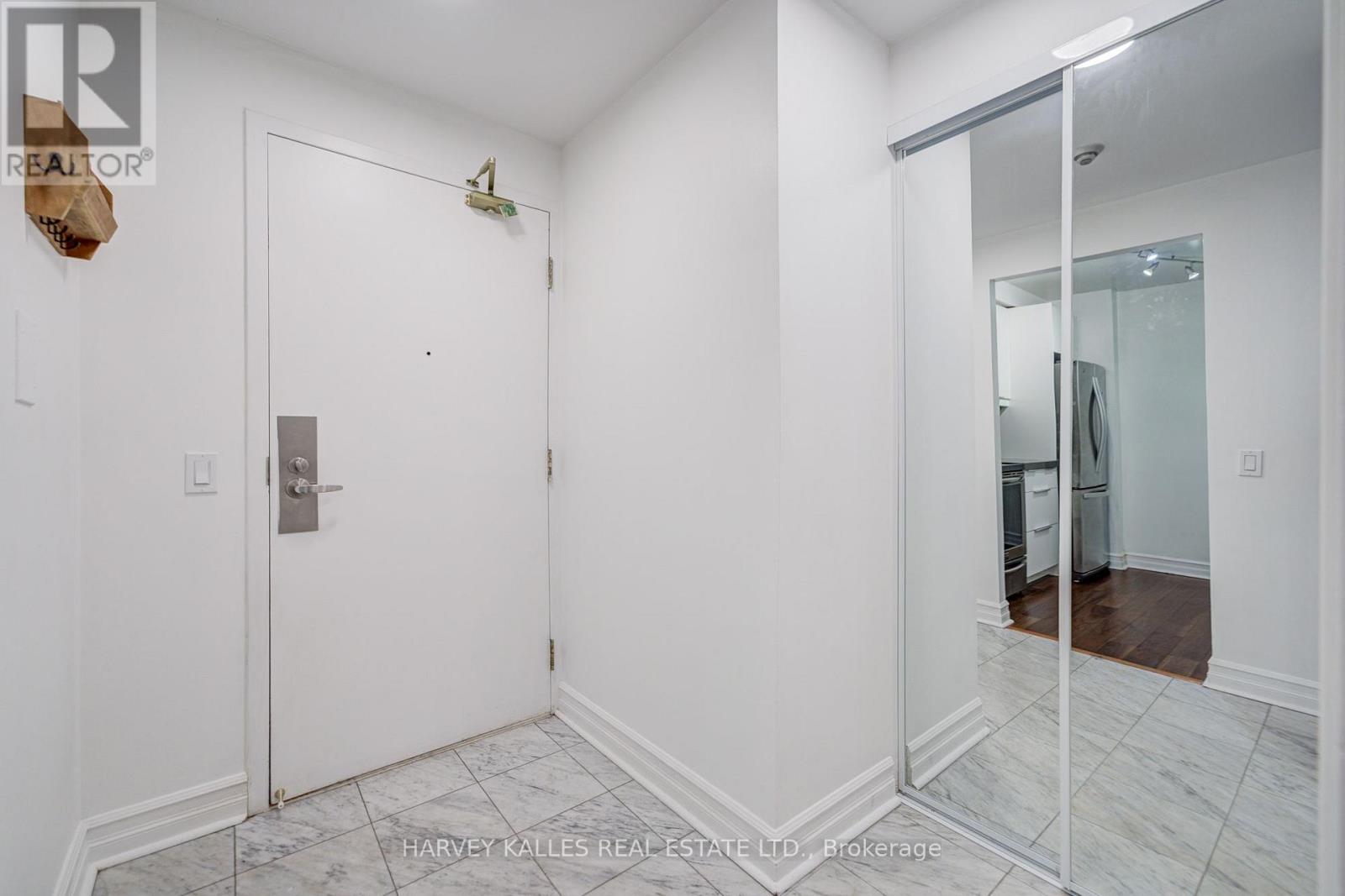 910 - 5 ROSEHILL AVENUE