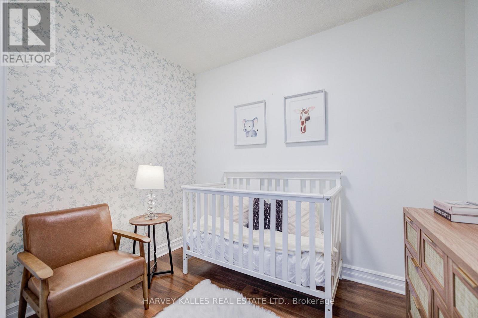 910 - 5 ROSEHILL AVENUE