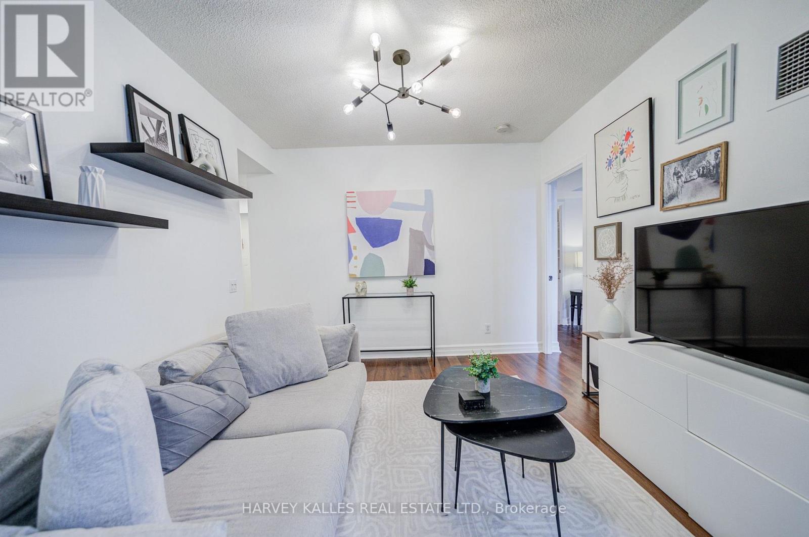 910 - 5 ROSEHILL AVENUE