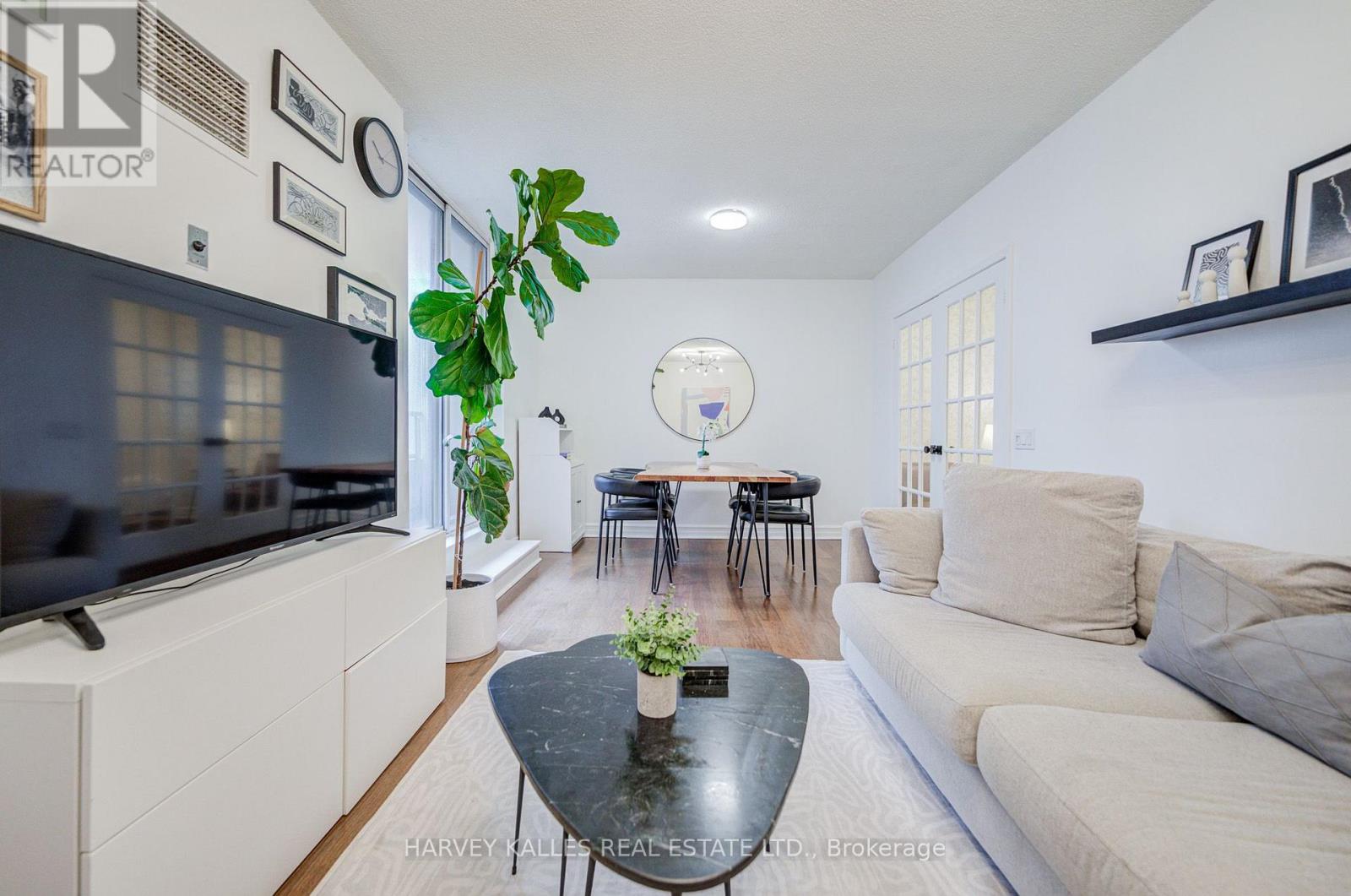 910 - 5 ROSEHILL AVENUE
