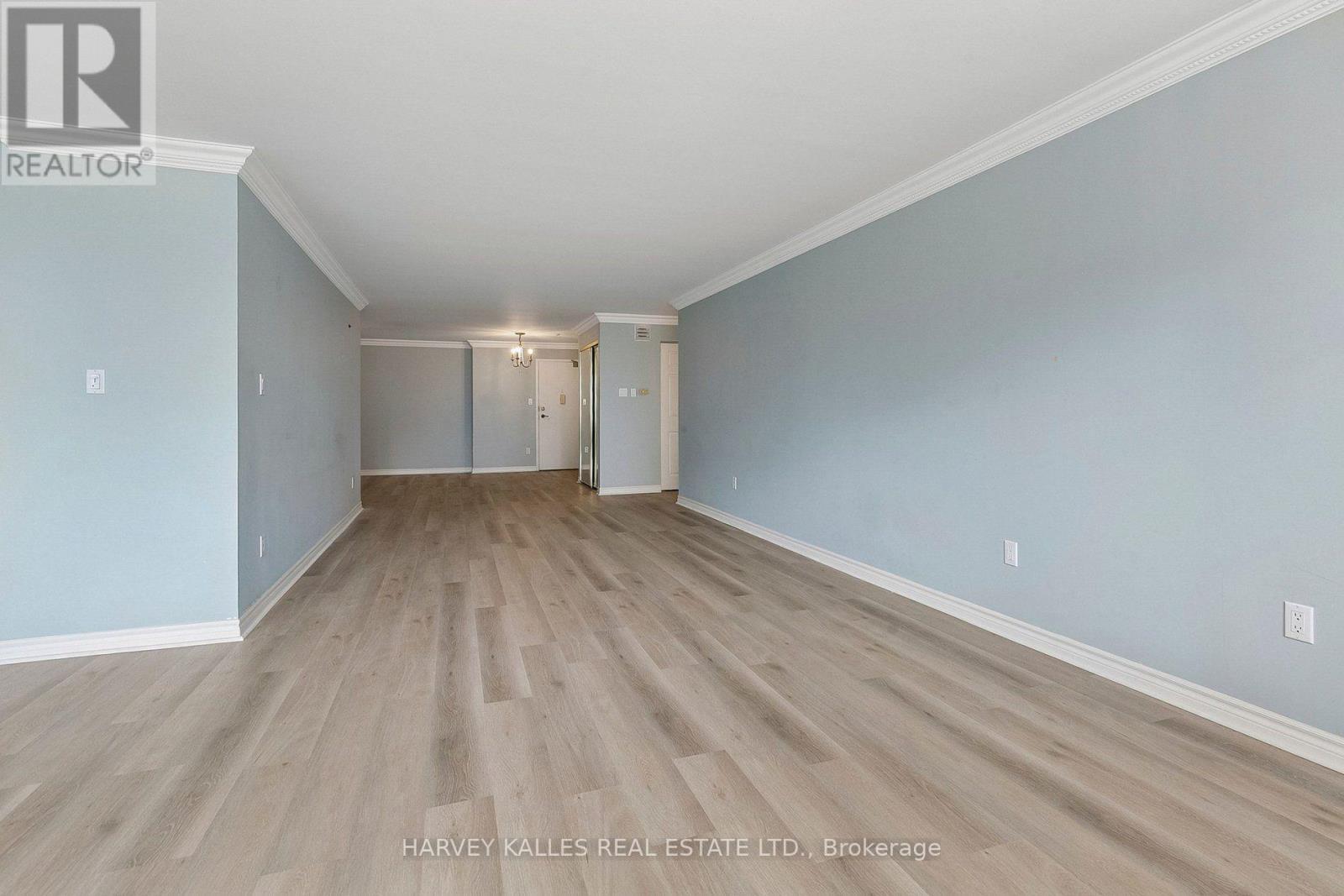 204 - 65 SKYMARK DRIVE