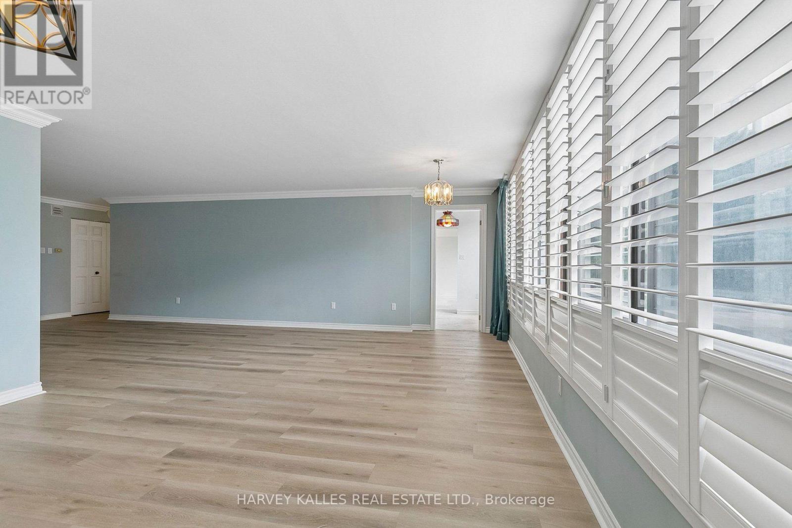 204 - 65 SKYMARK DRIVE