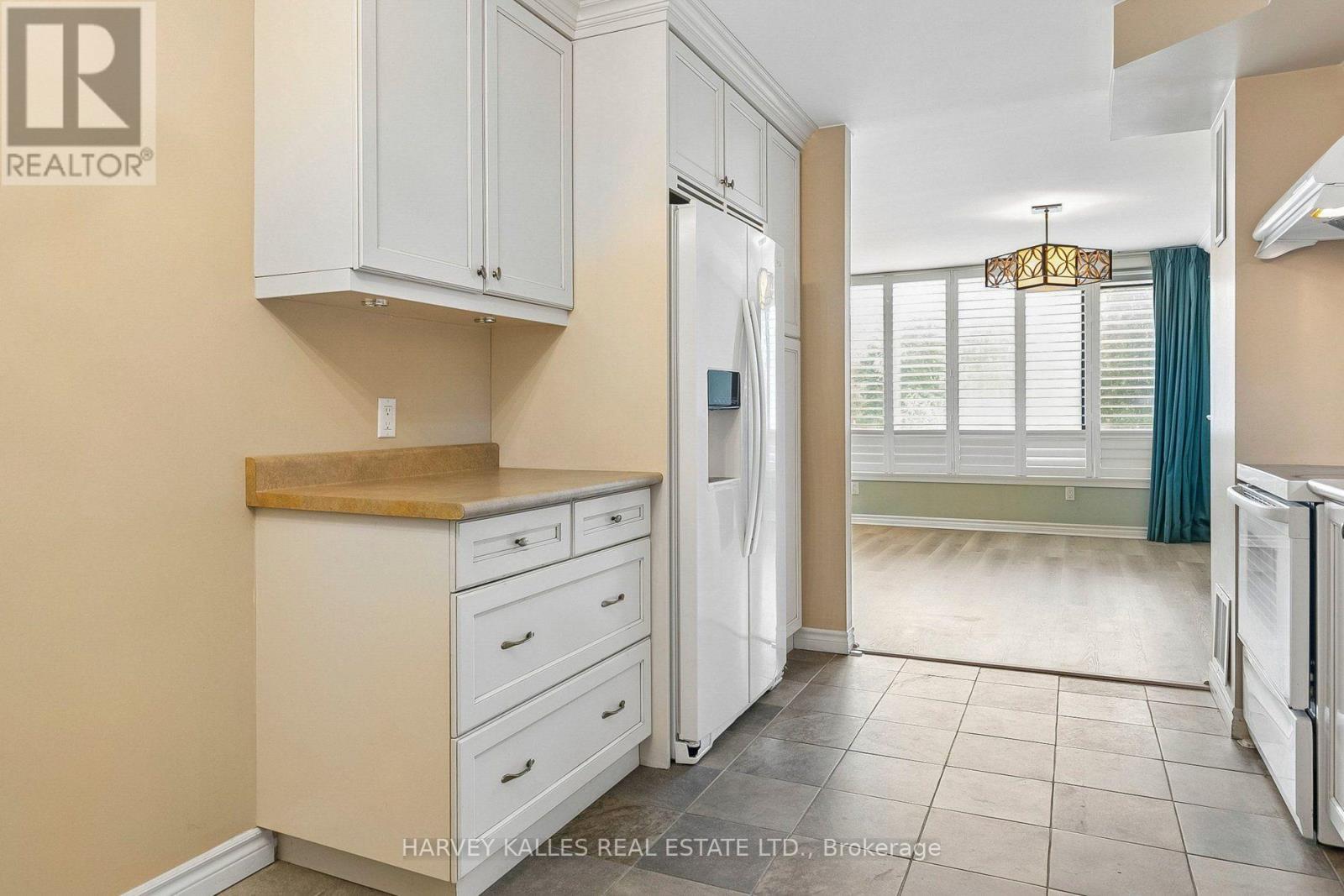 204 - 65 SKYMARK DRIVE