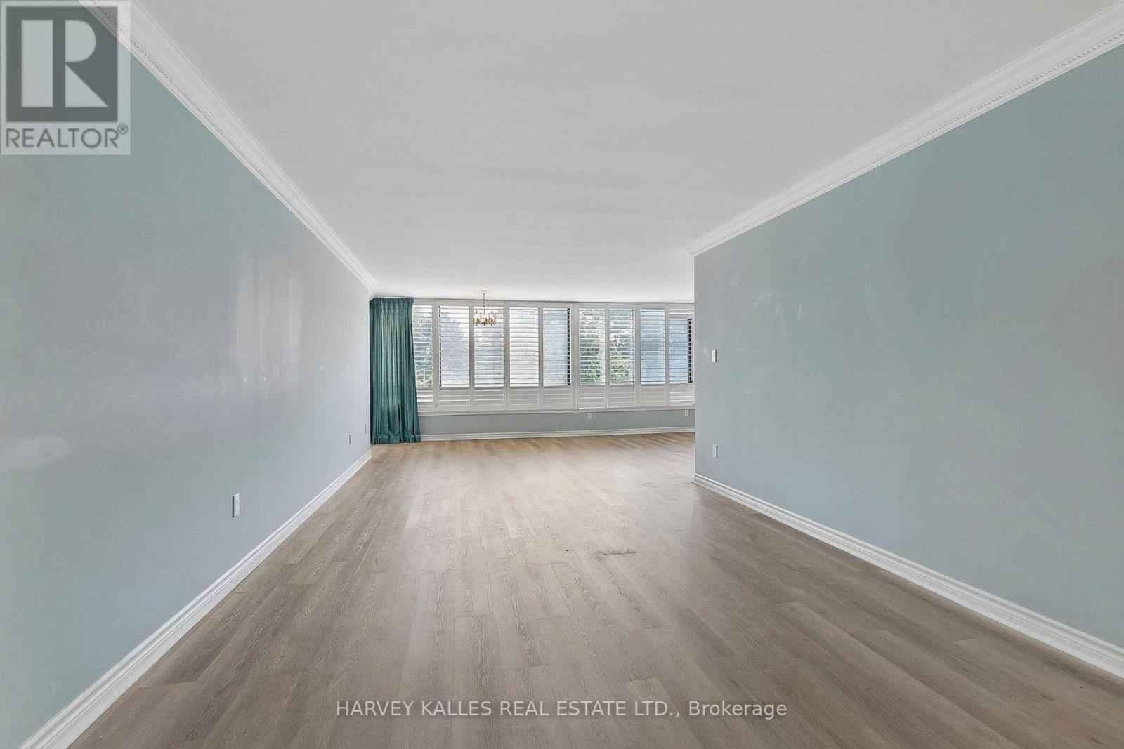 204 - 65 SKYMARK DRIVE