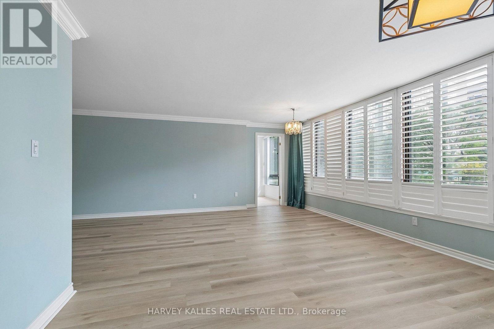 204 - 65 SKYMARK DRIVE