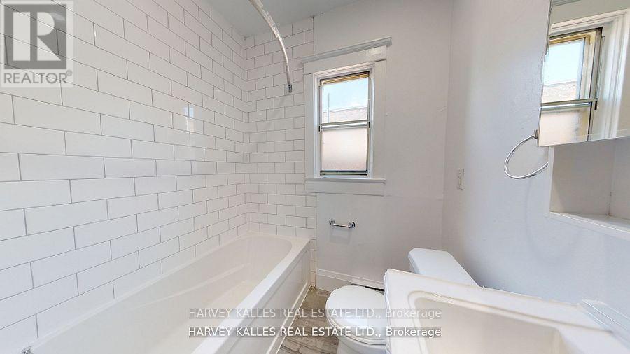 6 - 1065 BATHURST STREET