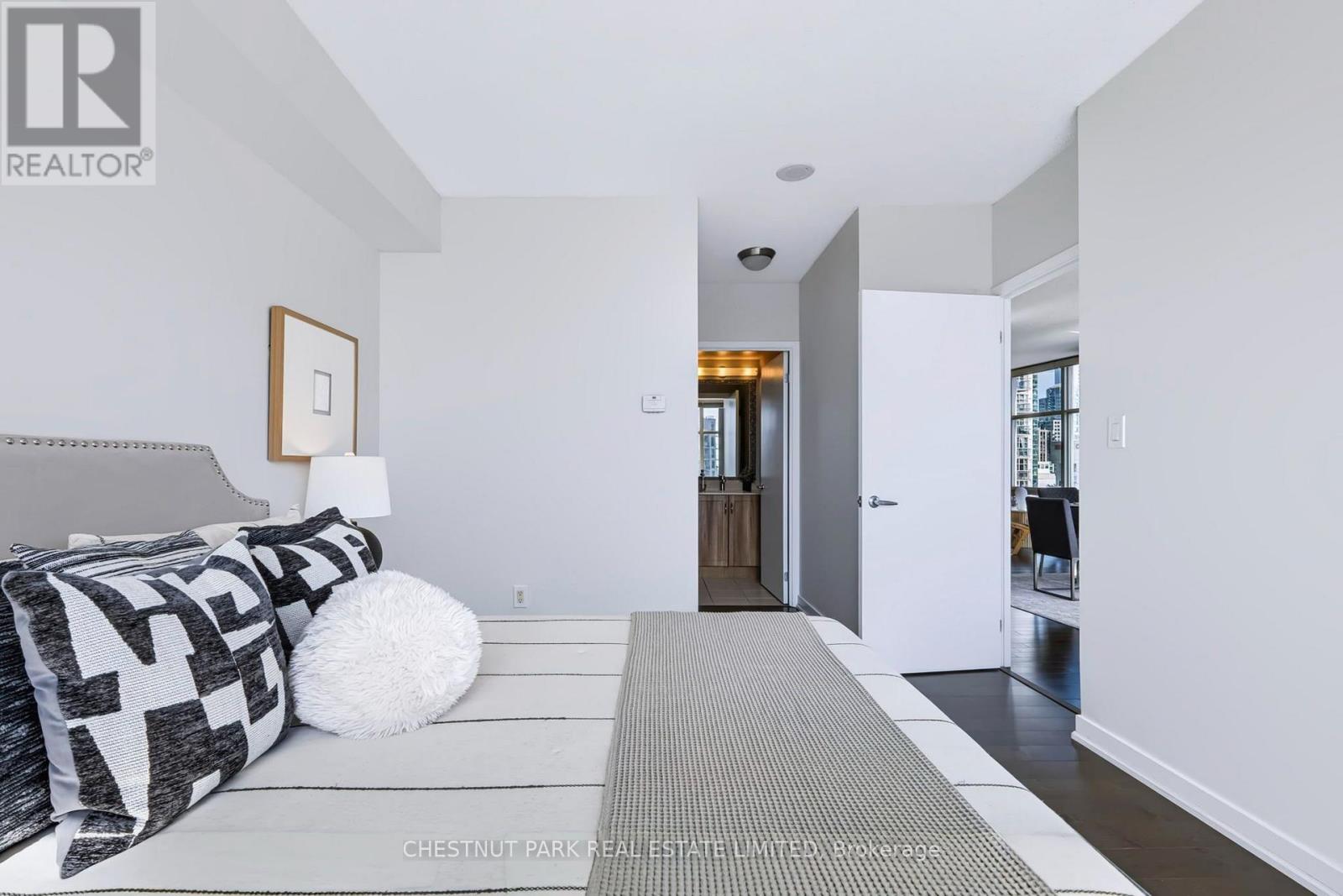 1209 - 35 MARINER TERRACE