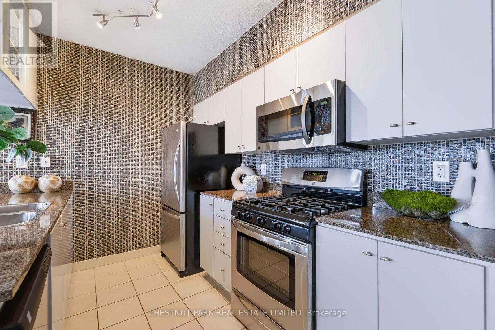1209 - 35 MARINER TERRACE