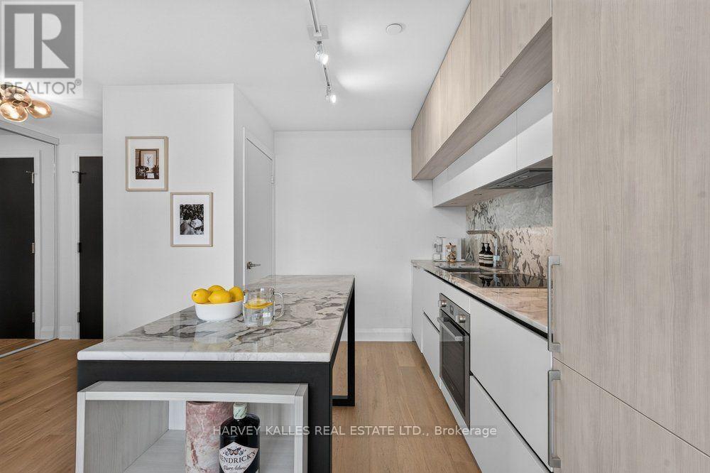 510 - 151 AVENUE ROAD