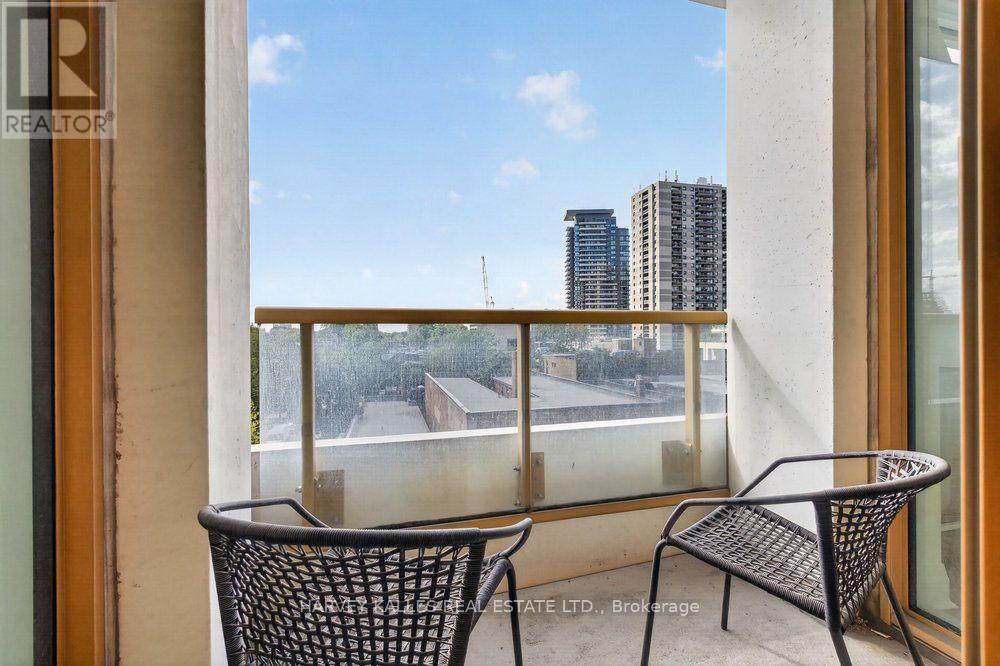 510 - 151 AVENUE ROAD