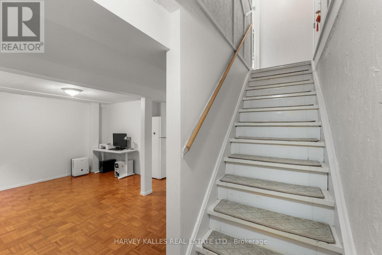 225 HOLLYBERRY TRAIL