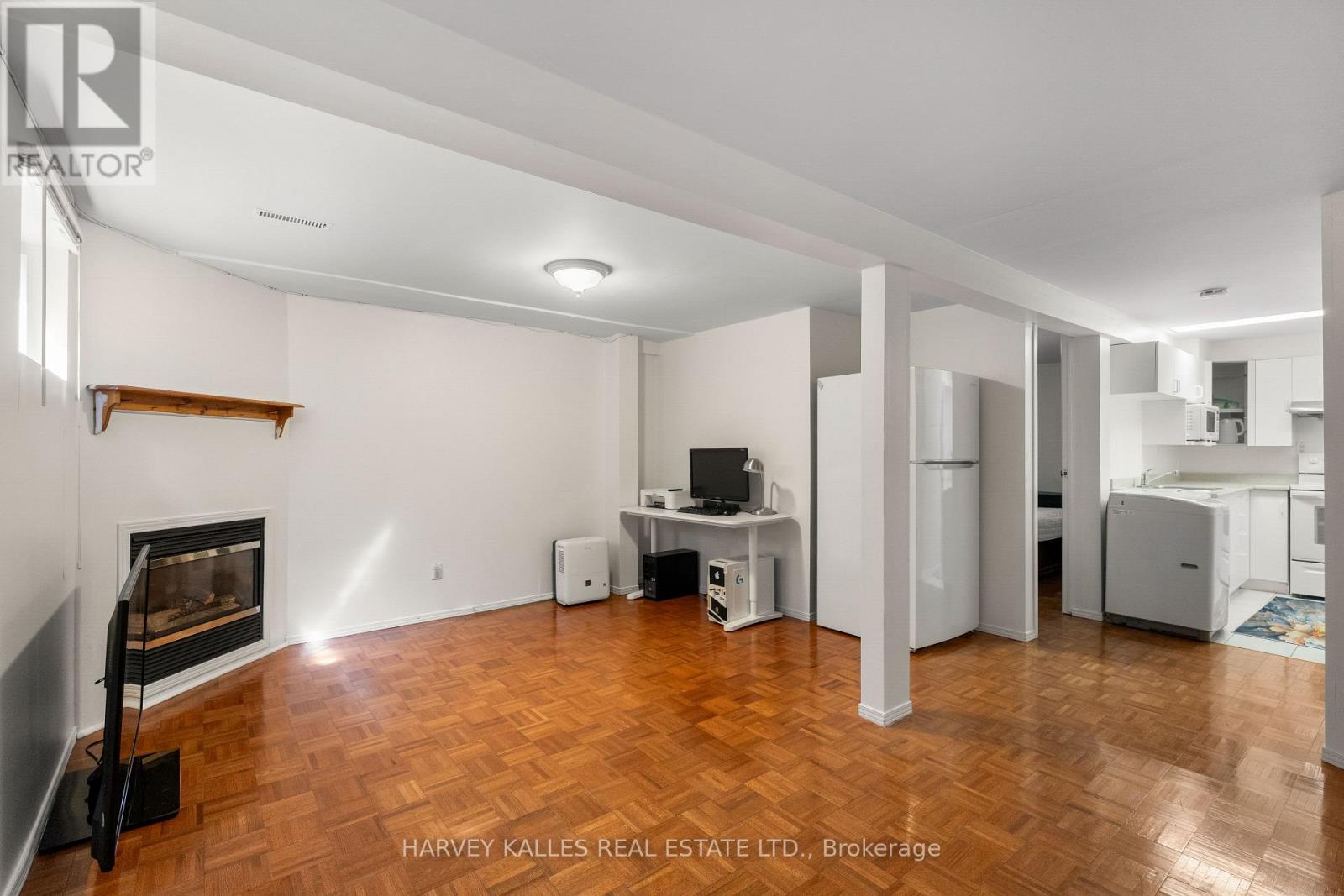 225 HOLLYBERRY TRAIL