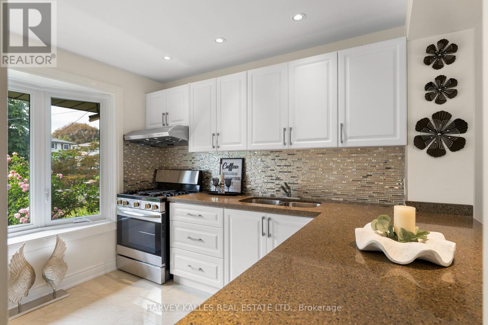 225 HOLLYBERRY TRAIL