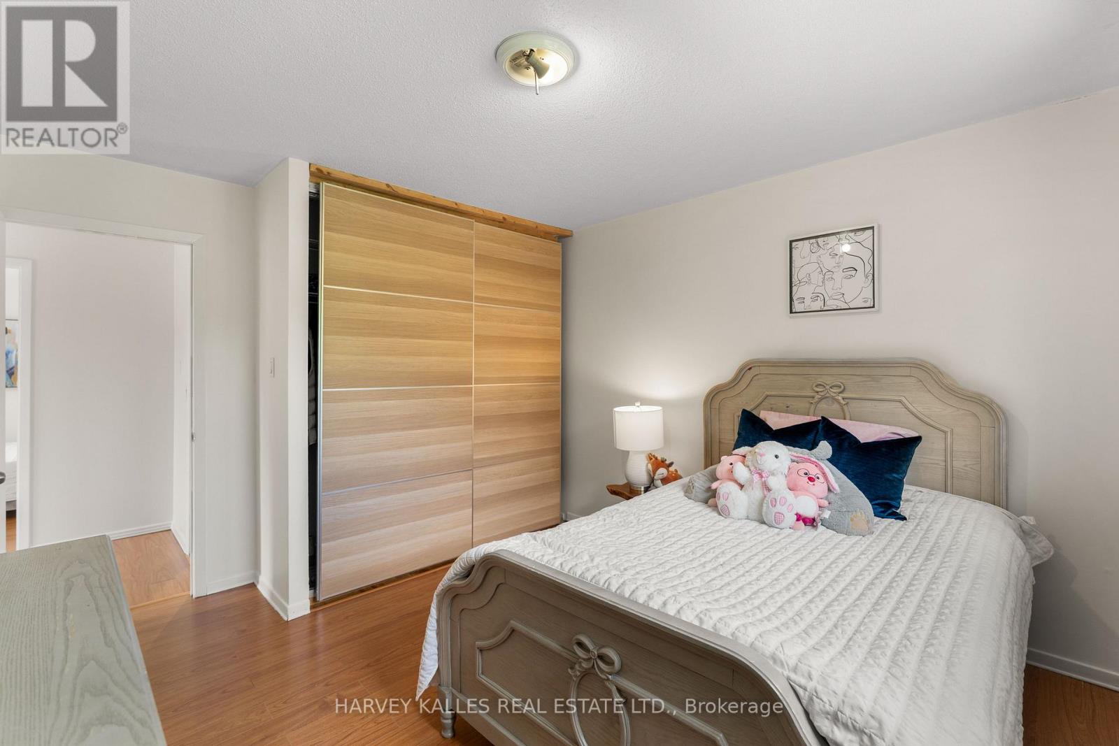 225 HOLLYBERRY TRAIL
