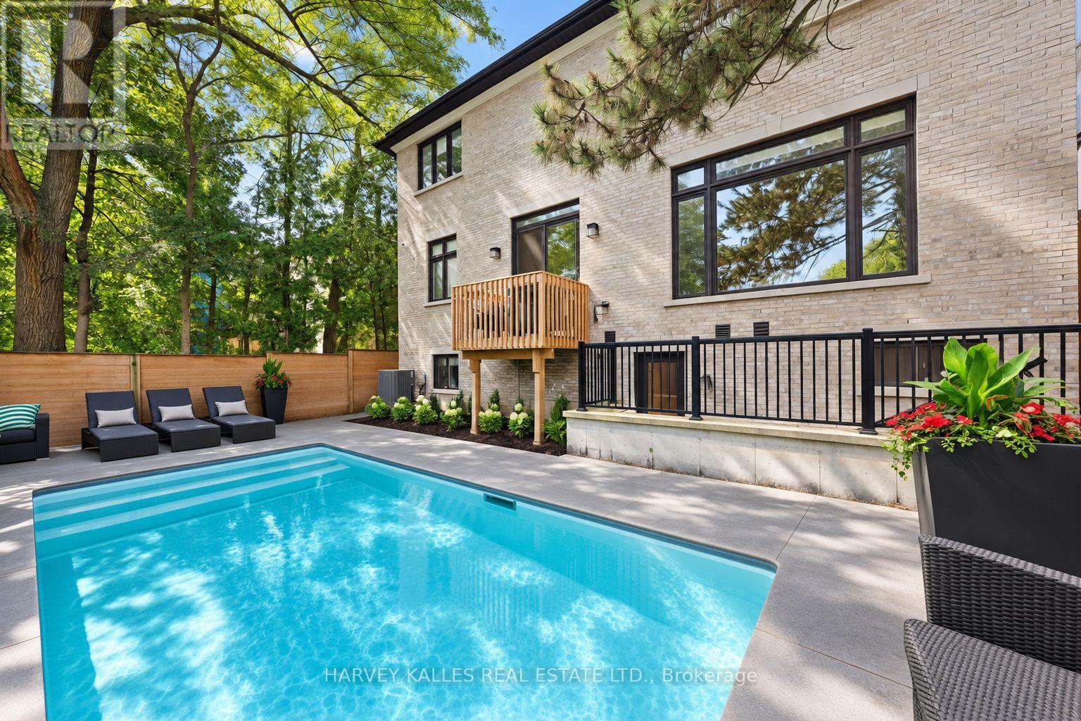 523 VESTA DRIVE