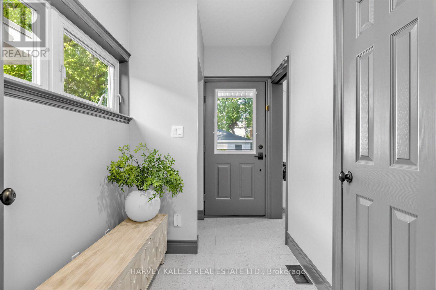 487 WINNETT AVENUE