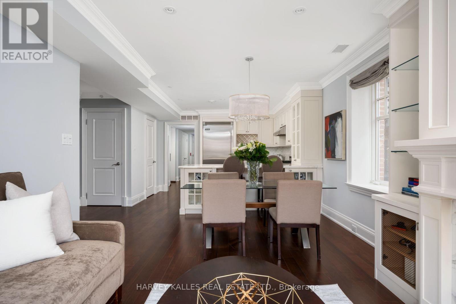 2D - 319 LONSDALE ROAD N