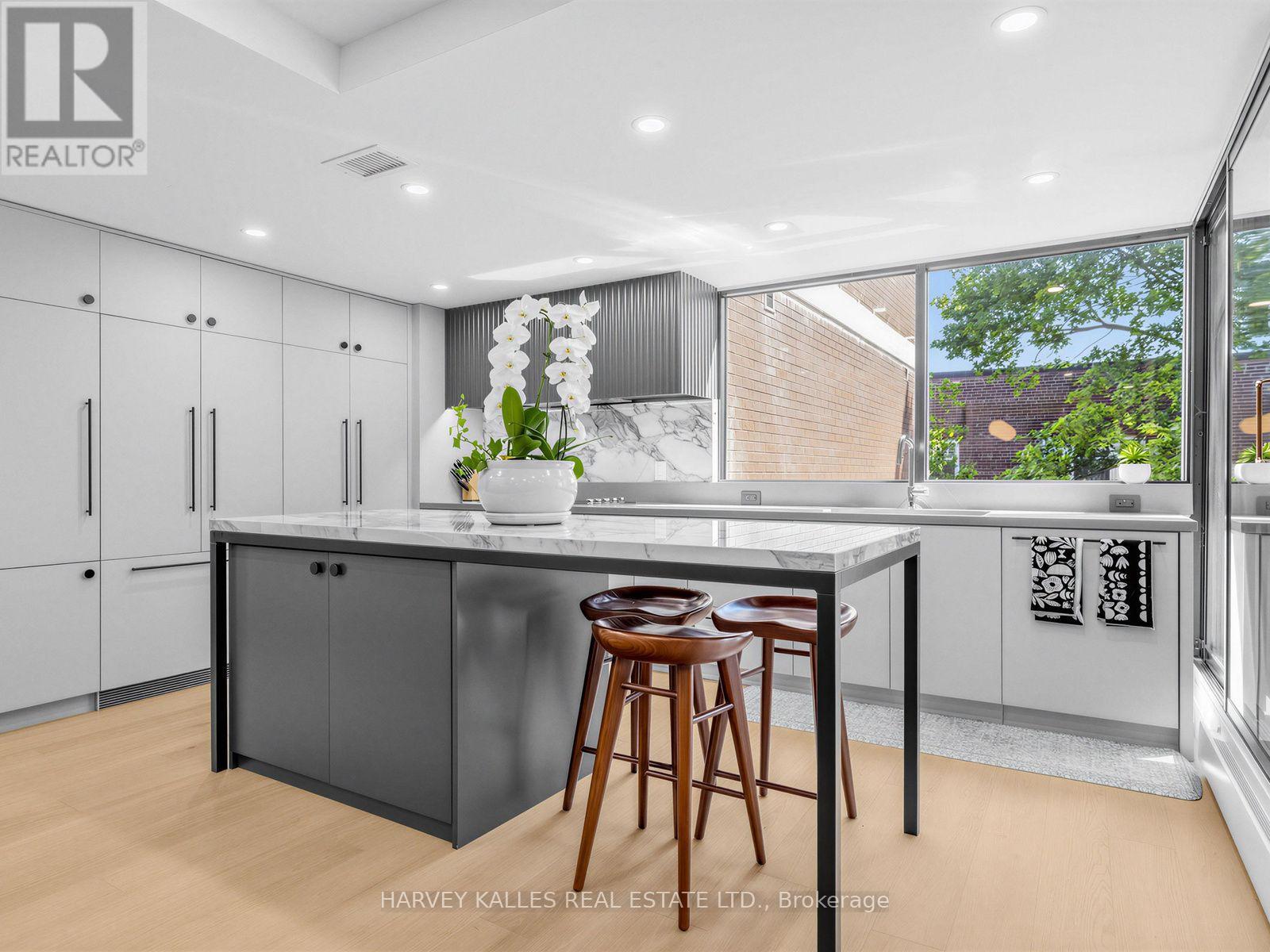 404 - 349 ST. CLAIR AVENUE W