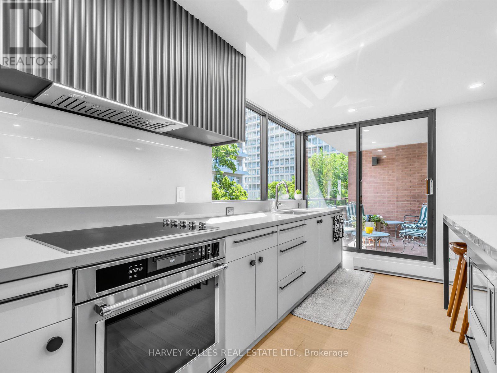 404 - 349 ST. CLAIR AVENUE W