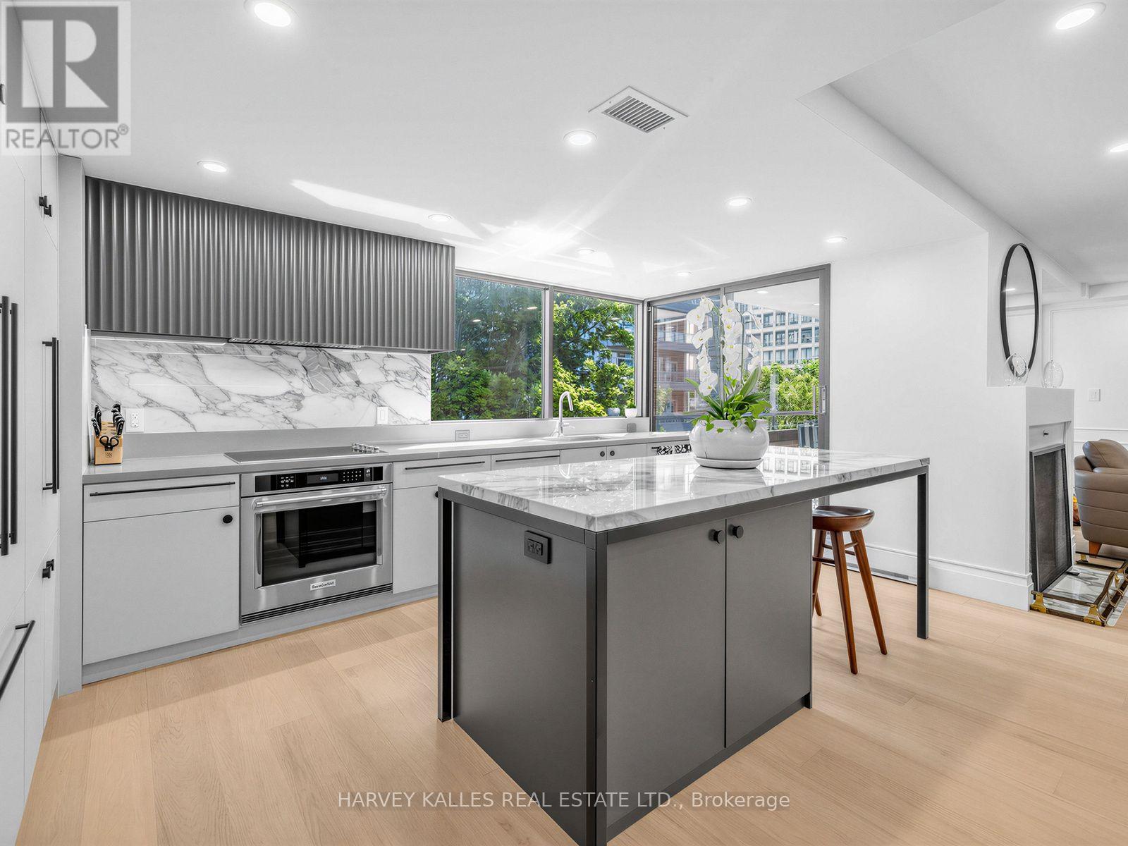 404 - 349 ST. CLAIR AVENUE W