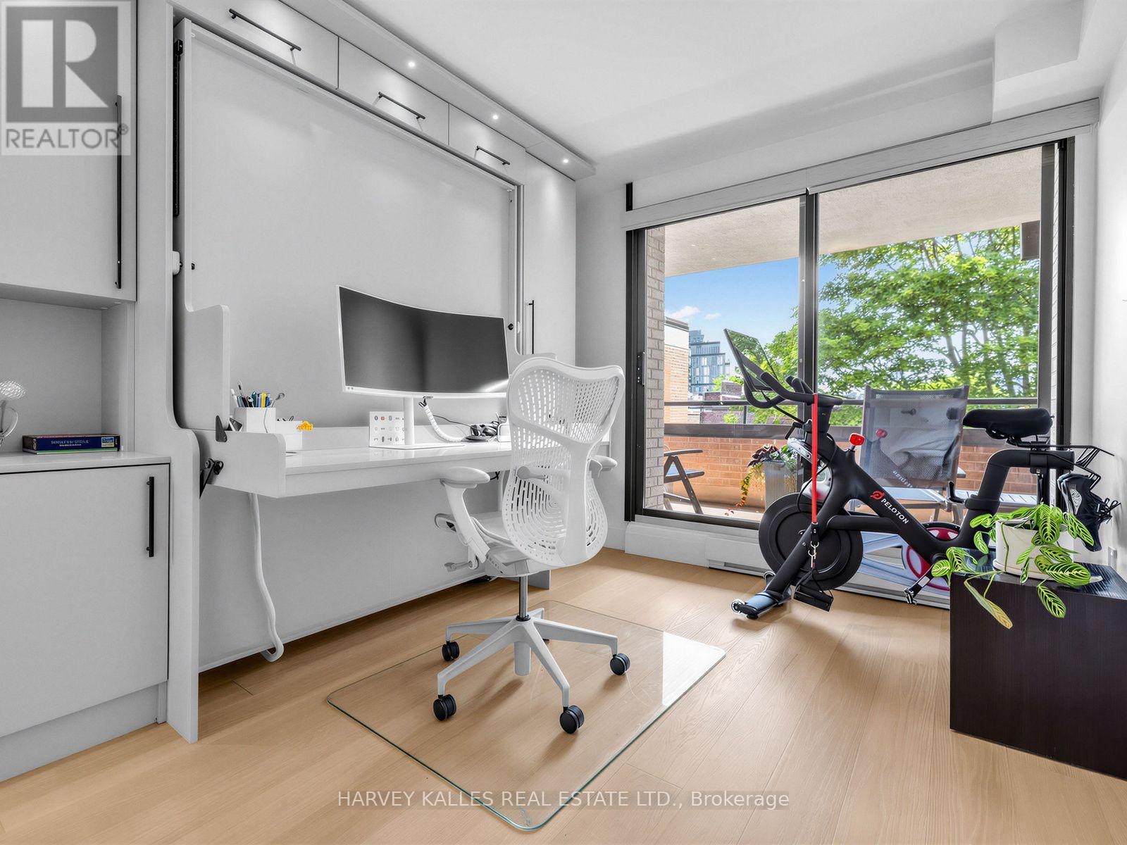 404 - 349 ST. CLAIR AVENUE W