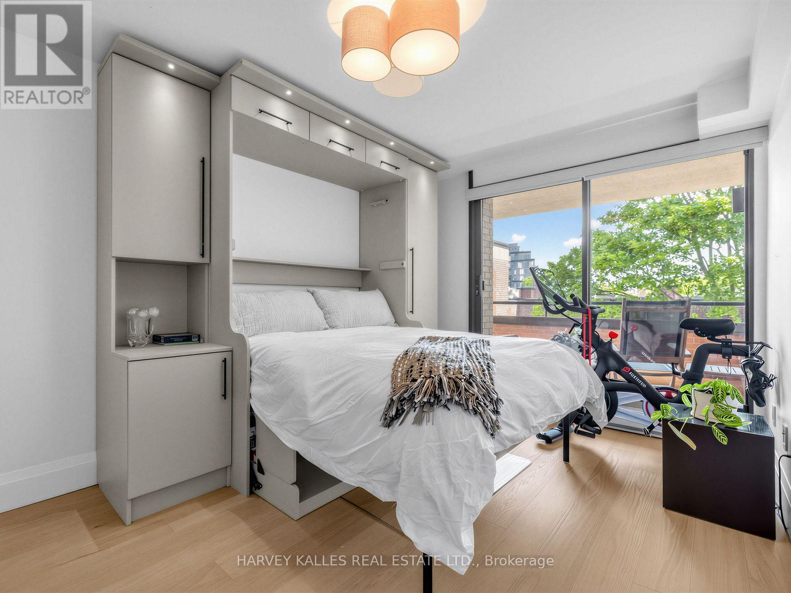404 - 349 ST. CLAIR AVENUE W
