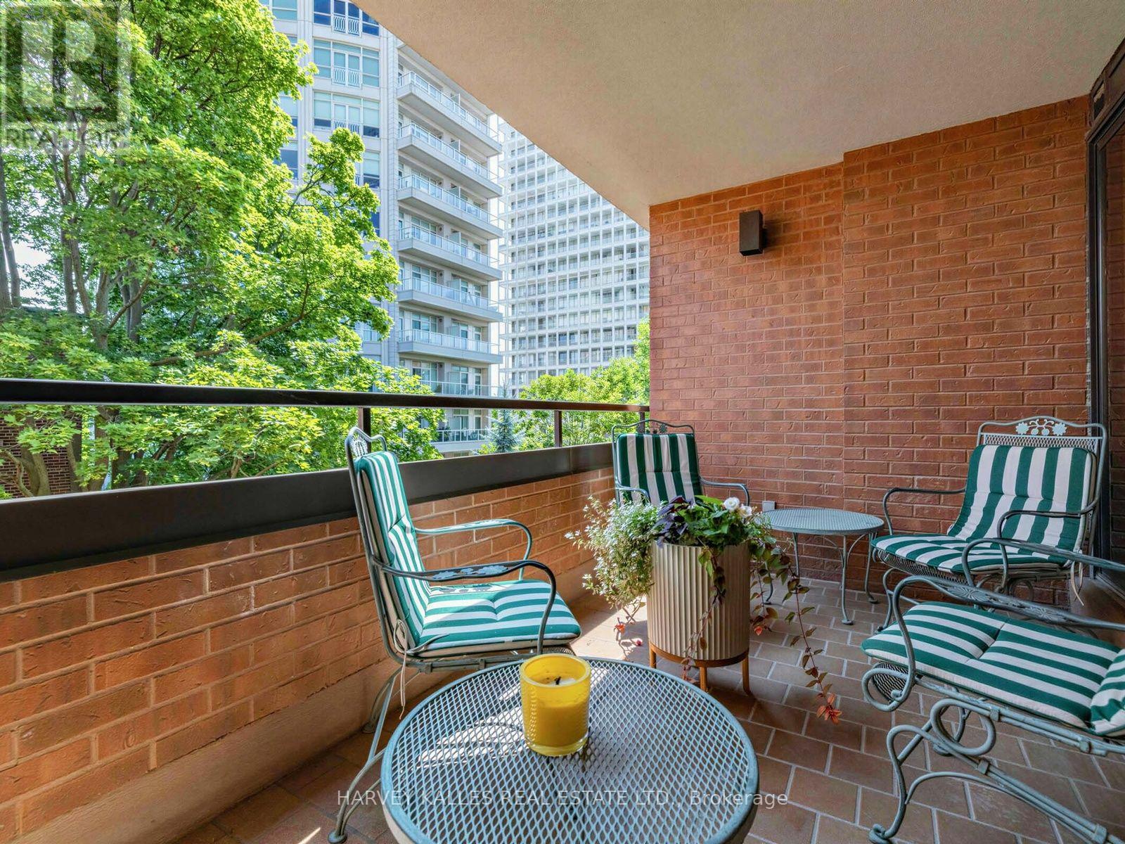404 - 349 ST. CLAIR AVENUE W