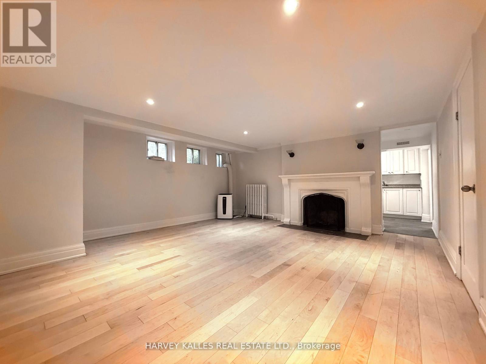 BSMT - 807 DUPLEX AVENUE
