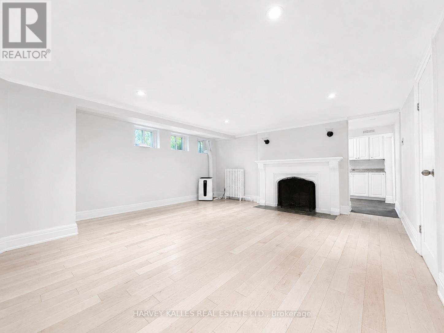 BSMT - 807 DUPLEX AVENUE