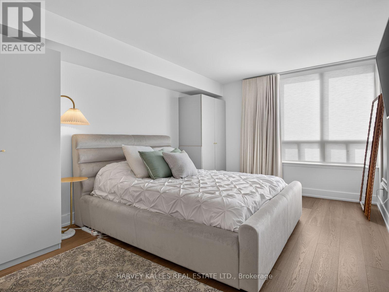1004 - 8 COVINGTON ROAD