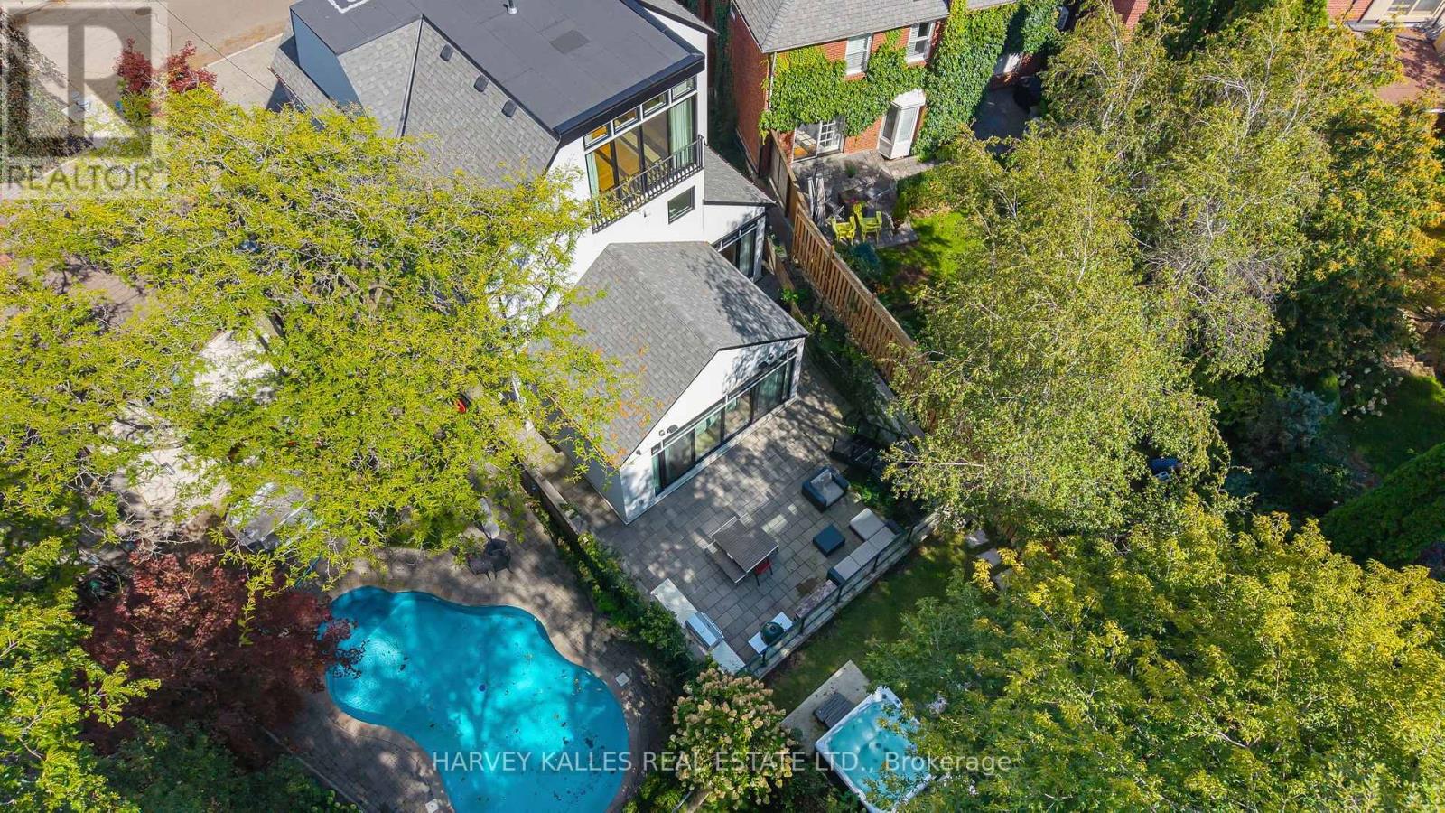 75 LAWRENCE CRESCENT